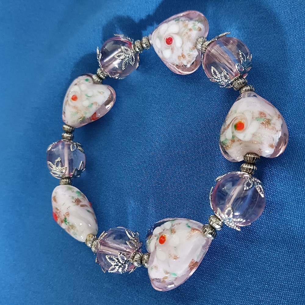 Heart-Shaped Glass Bead Bracelet